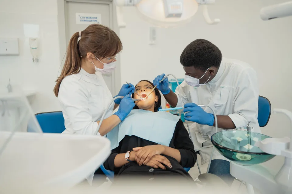 Máy móc và thiết bị nha khoa